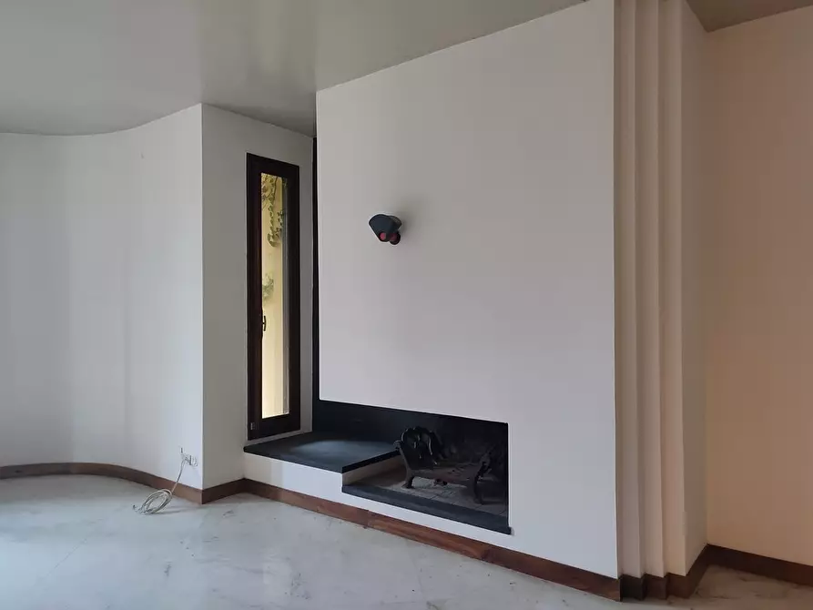 Immagine 3 di Casa semindipendente in vendita  a Carrara