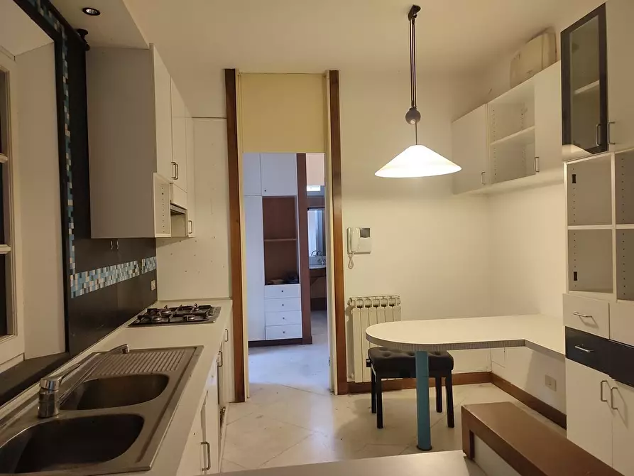 Immagine 9 di Casa semindipendente in vendita  a Carrara