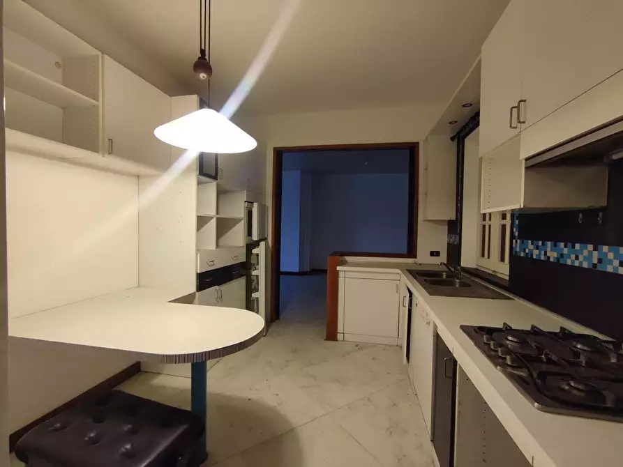 Immagine 4 di Casa semindipendente in vendita  a Carrara