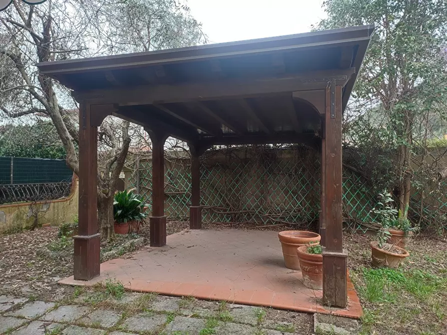 Immagine 10 di Casa semindipendente in vendita  a Carrara