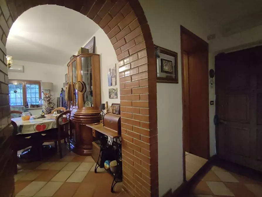 Immagine 10 di Casa semindipendente in vendita  a Castelnuovo Magra