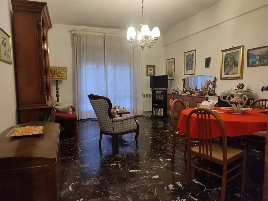 Immagine 11 di Appartamento in affitto  a Carrara