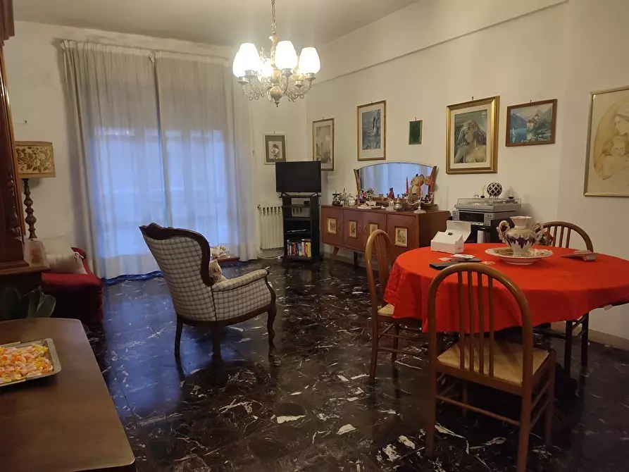 Immagine 1 di Appartamento in affitto  a Carrara