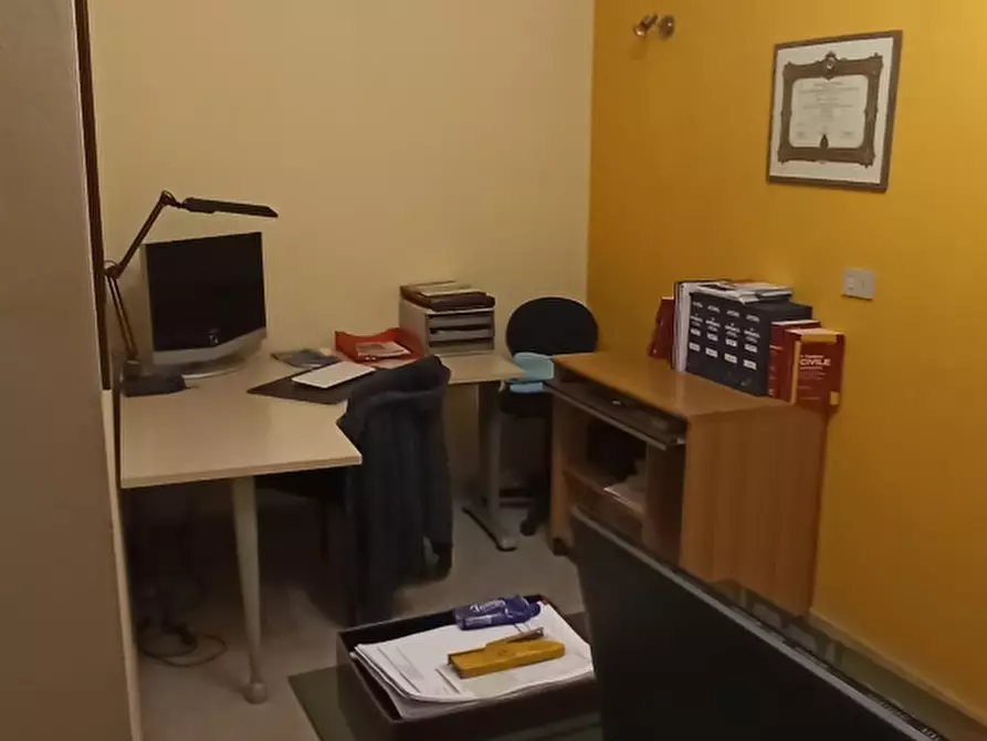 Immagine 11 di Appartamento in vendita  a Carrara