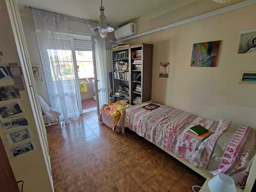 Immagine 5 di Appartamento in vendita  a Carrara