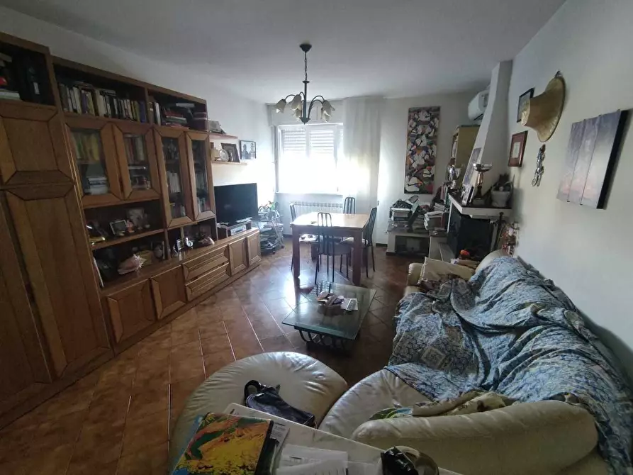 Immagine 4 di Appartamento in vendita  a Carrara