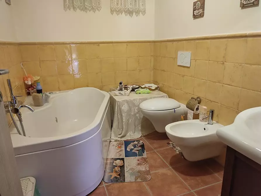 Immagine 25 di Terratetto in vendita  a Castelnuovo Magra