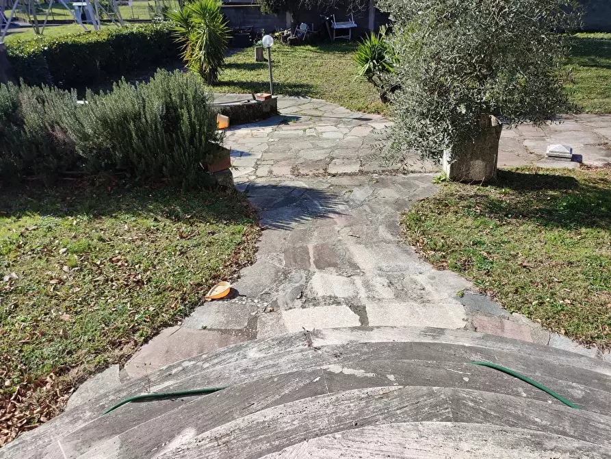 Immagine 27 di Porzione di casa in vendita  a Carrara