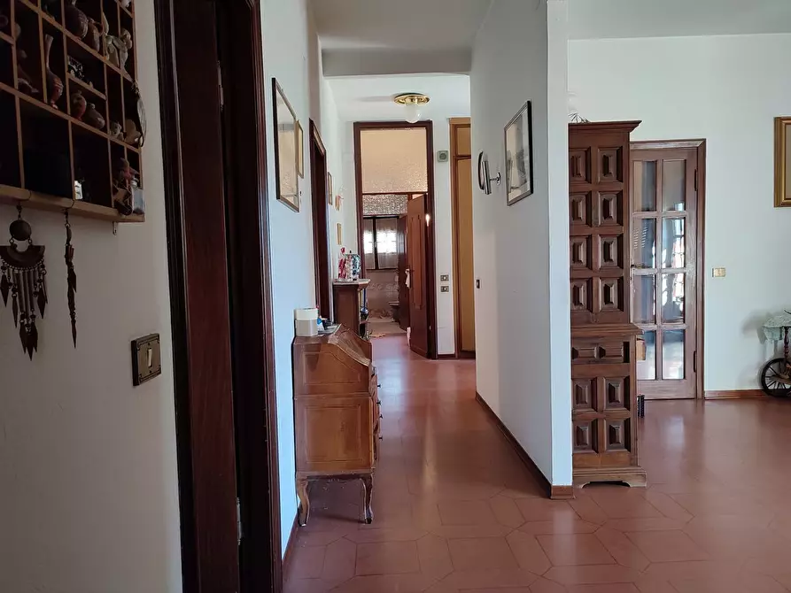 Immagine 5 di Porzione di casa in vendita  a Carrara