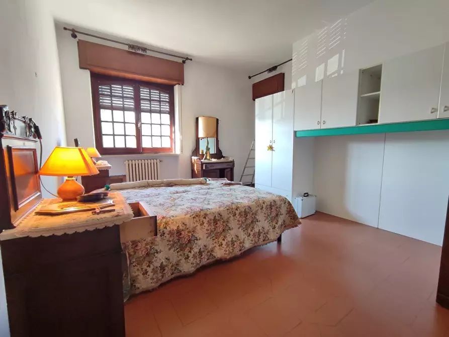 Immagine 13 di Porzione di casa in vendita  a Carrara