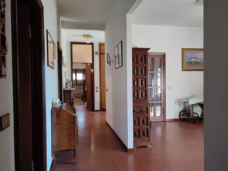 Immagine 3 di Porzione di casa in vendita  a Carrara