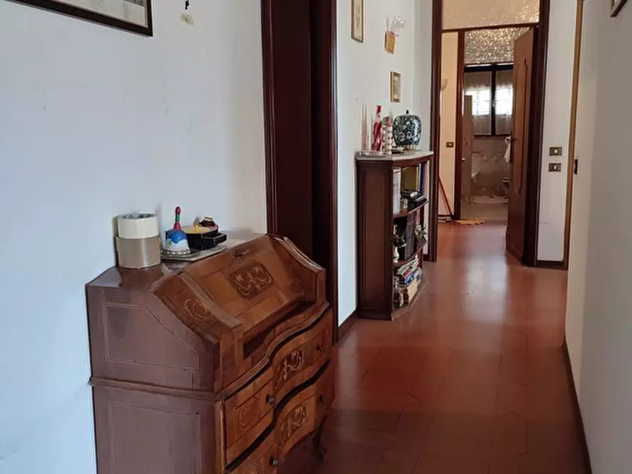 Immagine 26 di Porzione di casa in vendita  a Carrara
