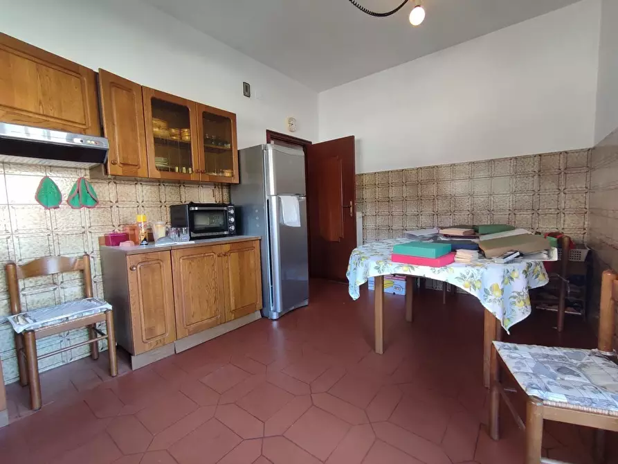 Immagine 6 di Porzione di casa in vendita  a Carrara