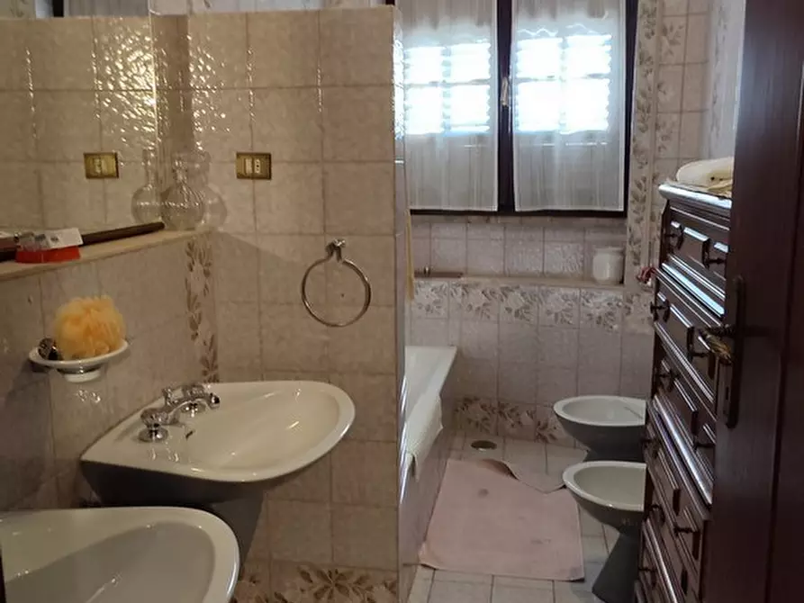 Immagine 8 di Porzione di casa in vendita  a Carrara