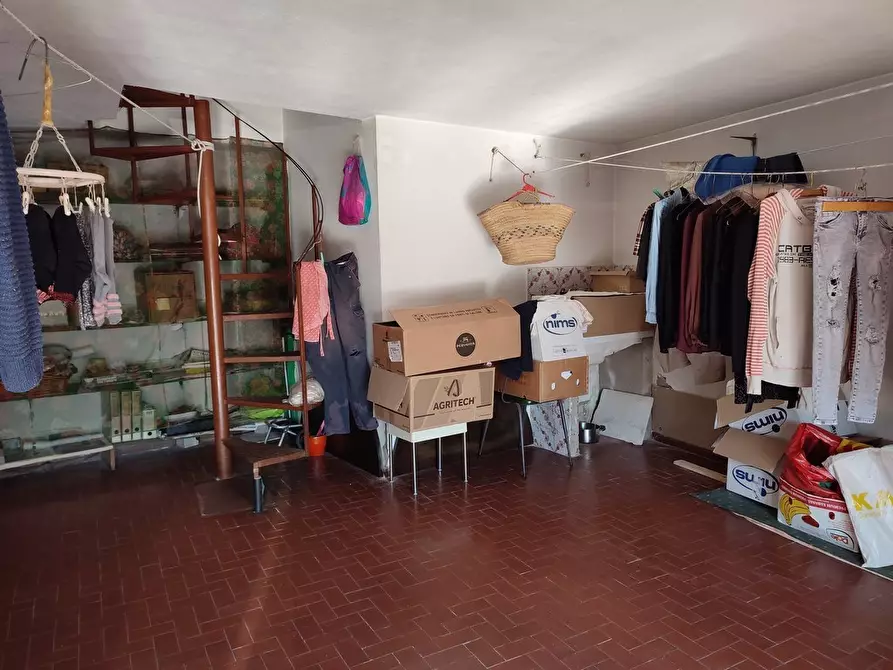 Immagine 17 di Porzione di casa in vendita  a Carrara