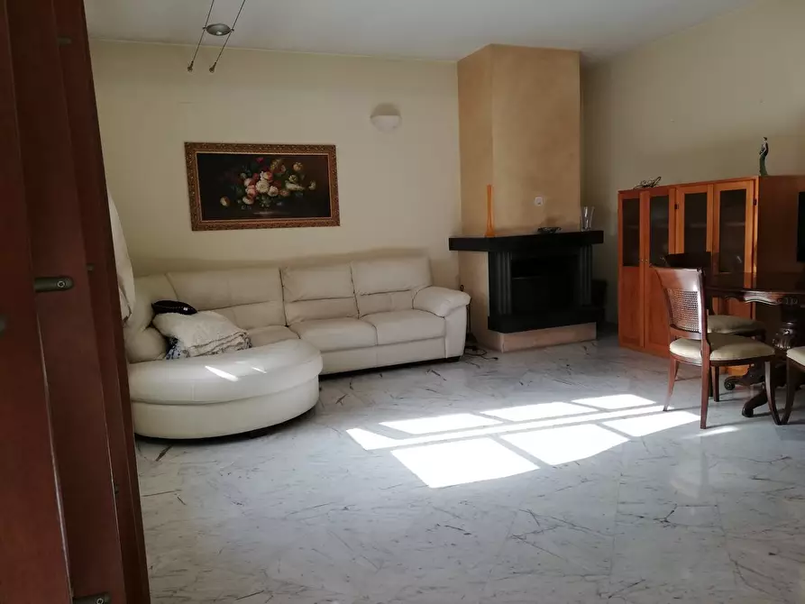 Immagine 34 di Casa indipendente in affitto  a Carrara