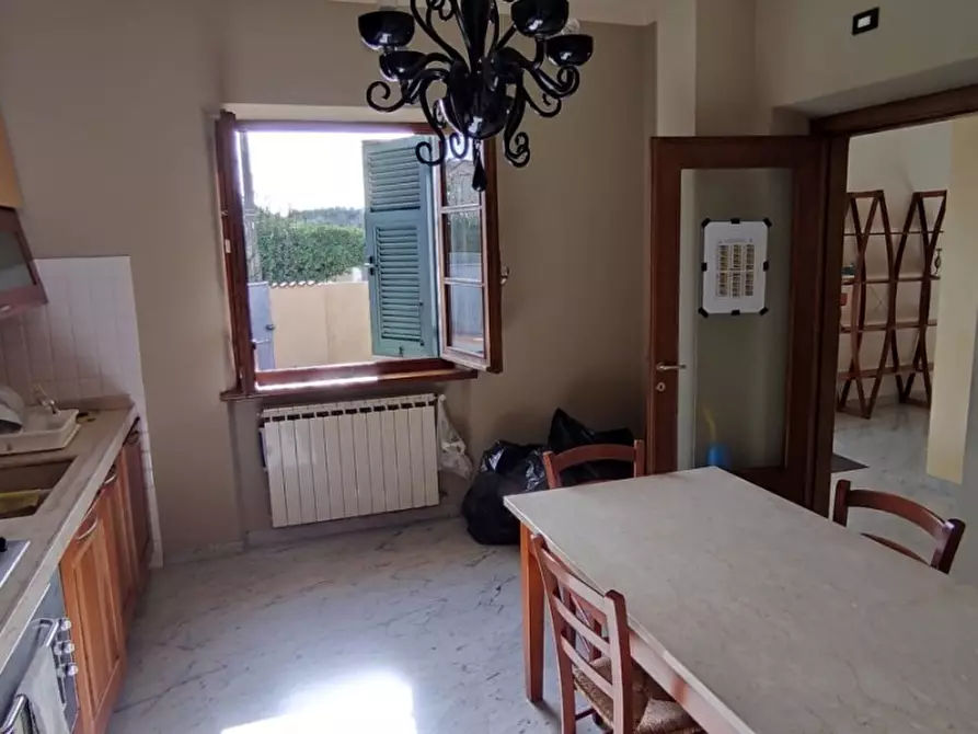 Immagine 10 di Casa indipendente in affitto  a Carrara