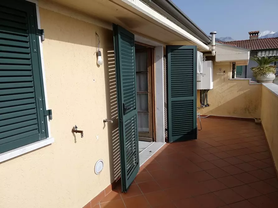 Immagine 29 di Casa indipendente in affitto  a Carrara