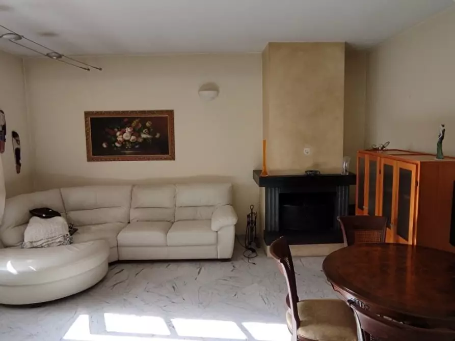 Immagine 8 di Casa indipendente in affitto  a Carrara