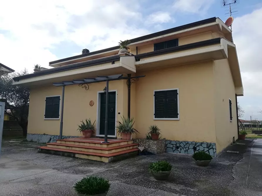 Immagine 2 di Casa indipendente in affitto  a Carrara