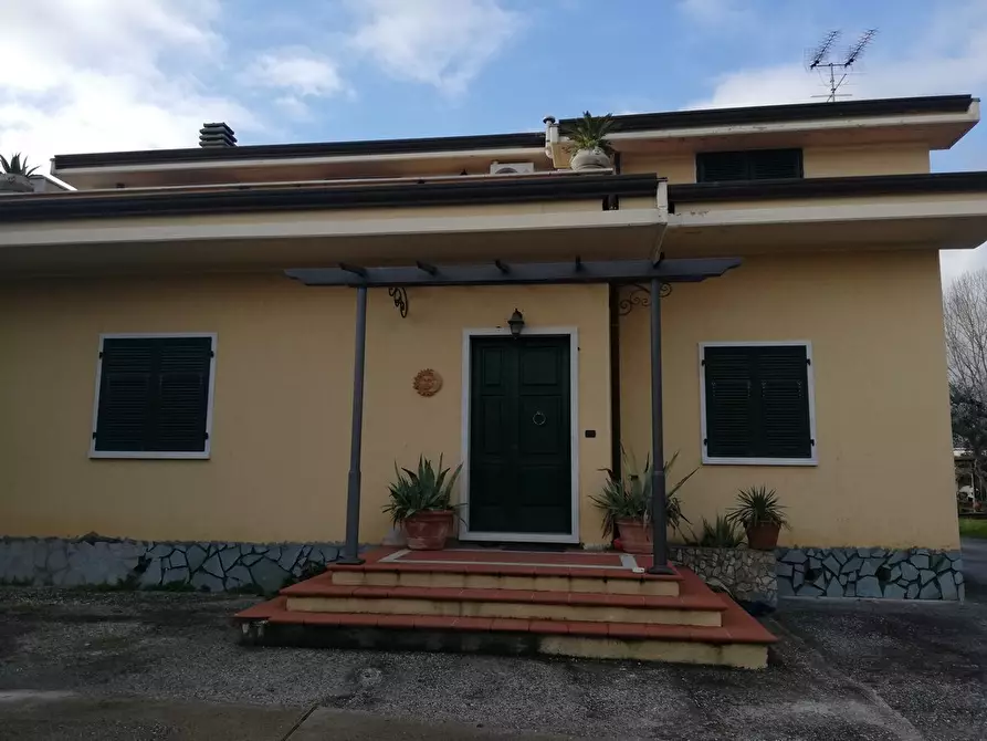 Immagine 1 di Casa indipendente in vendita  a Carrara