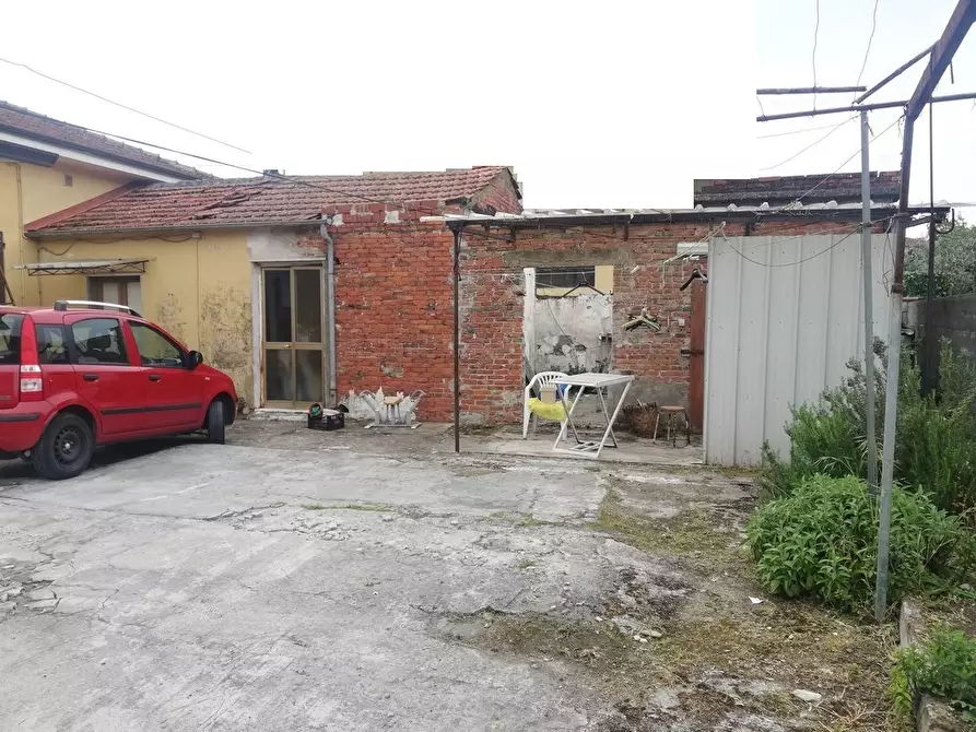 Immagine 21 di Casa indipendente in vendita  a Carrara