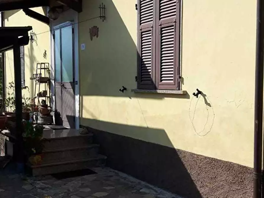 Immagine 2 di Casa indipendente in vendita  a Carrara