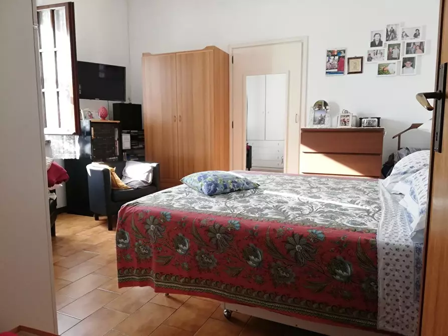 Immagine 12 di Casa indipendente in vendita  a Carrara