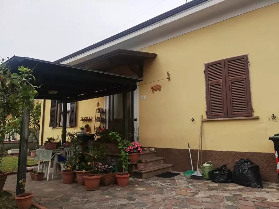 Immagine 9 di Casa indipendente in vendita  a Carrara