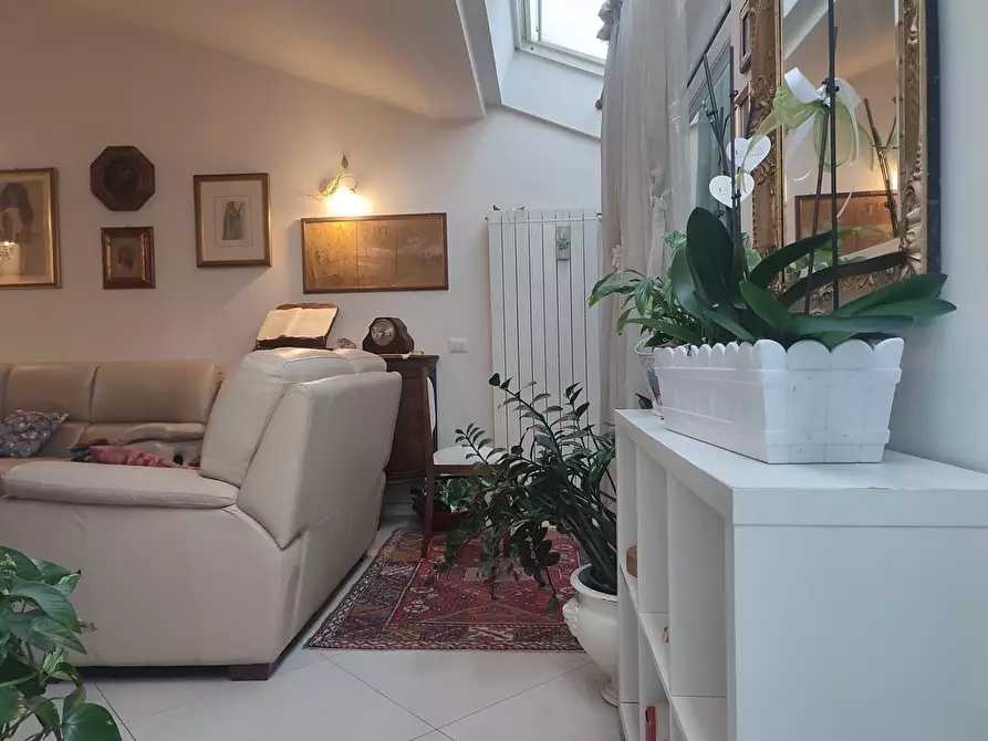 Immagine 10 di Appartamento in vendita  a Ortonovo