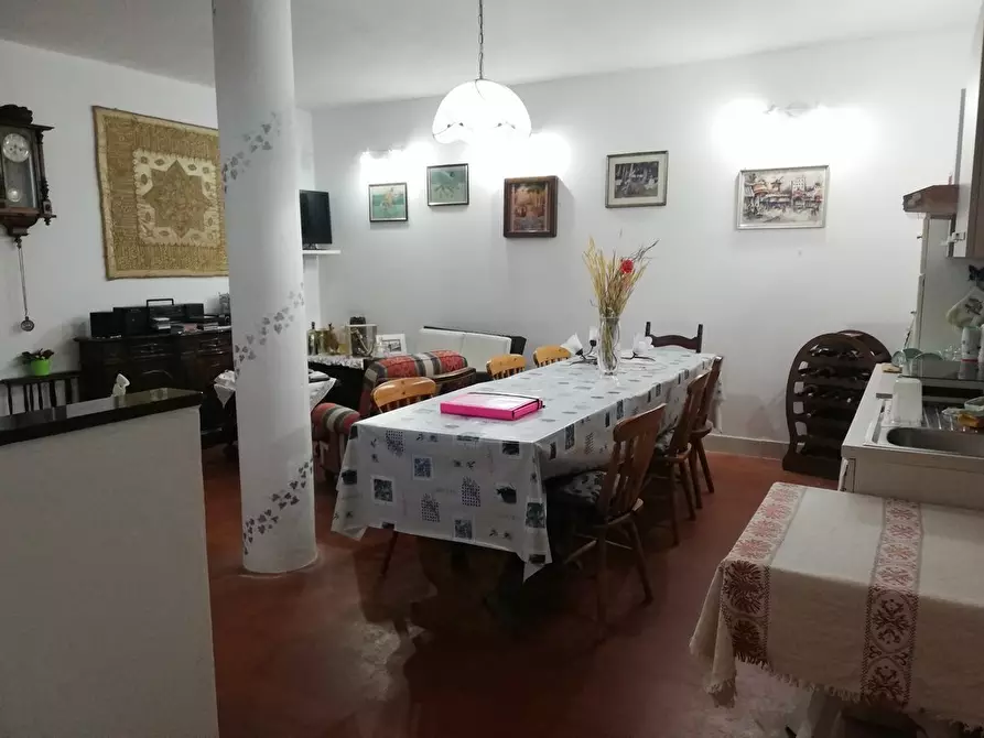 Immagine 24 di Appartamento in vendita  a Ortonovo