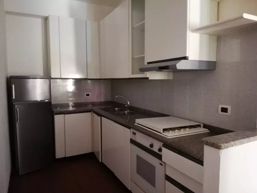 Immagine 9 di Appartamento in vendita  a Carrara