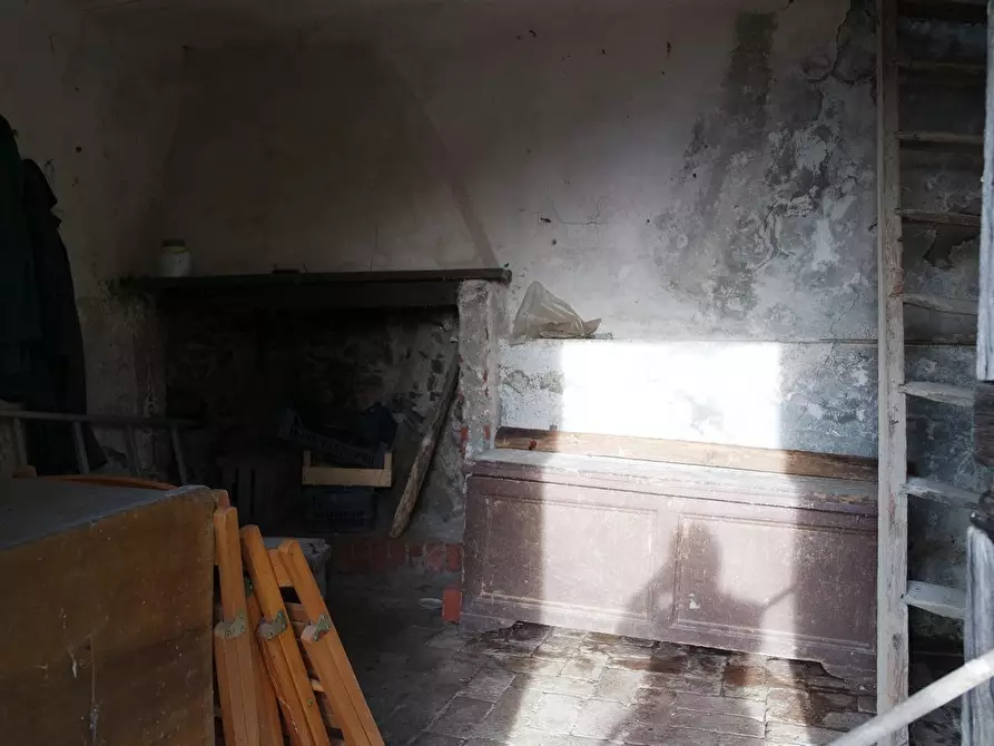 Immagine 37 di Casa indipendente in vendita  a Sarzana