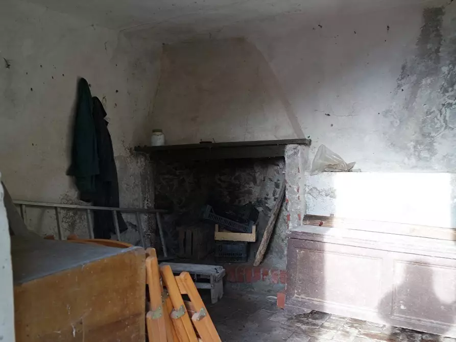 Immagine 38 di Casa indipendente in vendita  a Sarzana