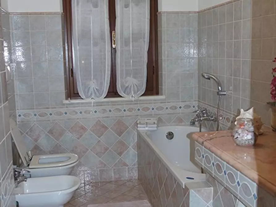 Immagine 32 di Casa semindipendente in vendita  a Ortonovo