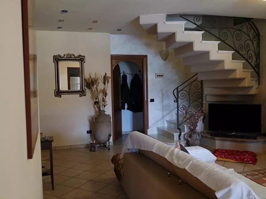 Immagine 11 di Casa semindipendente in vendita  a Ortonovo