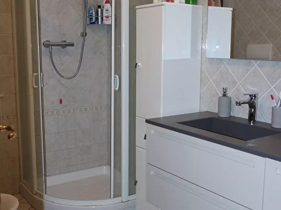 Immagine 17 di Casa semindipendente in vendita  a Ortonovo