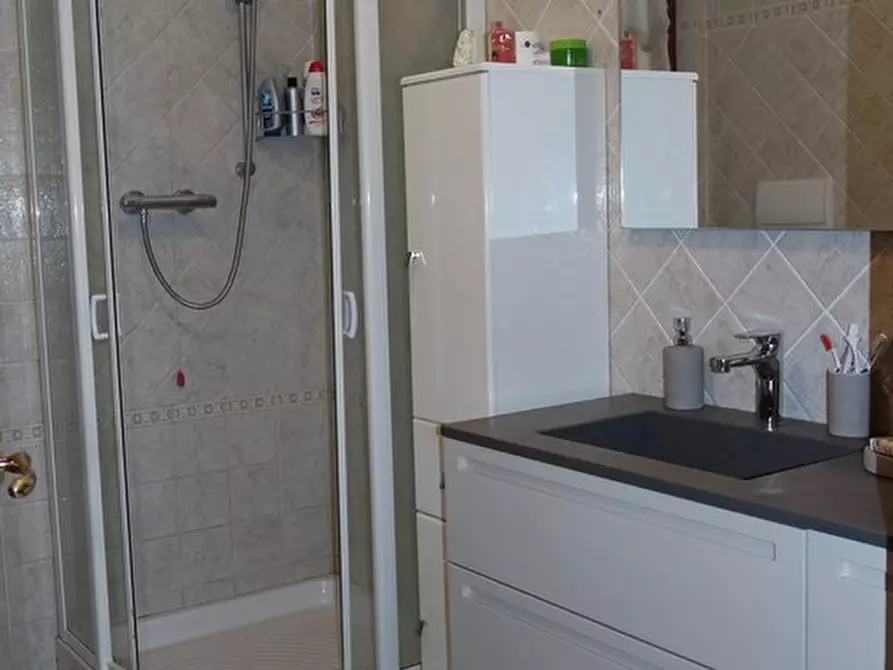 Immagine 19 di Casa semindipendente in vendita  a Ortonovo