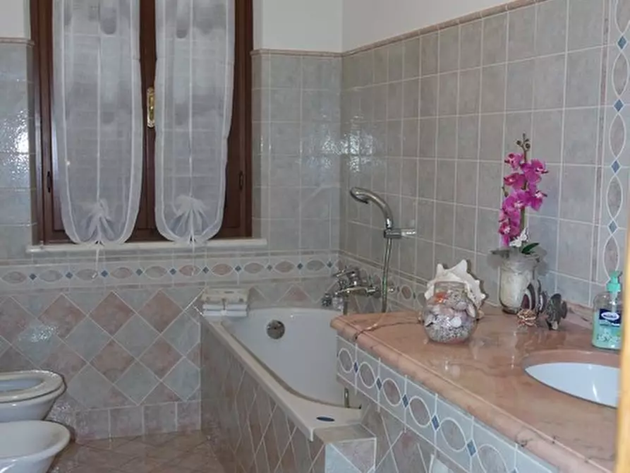 Immagine 34 di Casa semindipendente in vendita  a Ortonovo