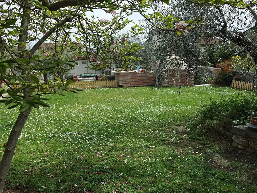 Immagine 3 di Casa semindipendente in vendita  a Ortonovo