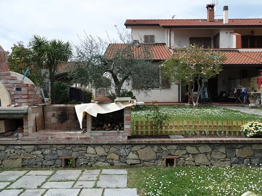 Immagine 50 di Casa semindipendente in vendita  a Ortonovo