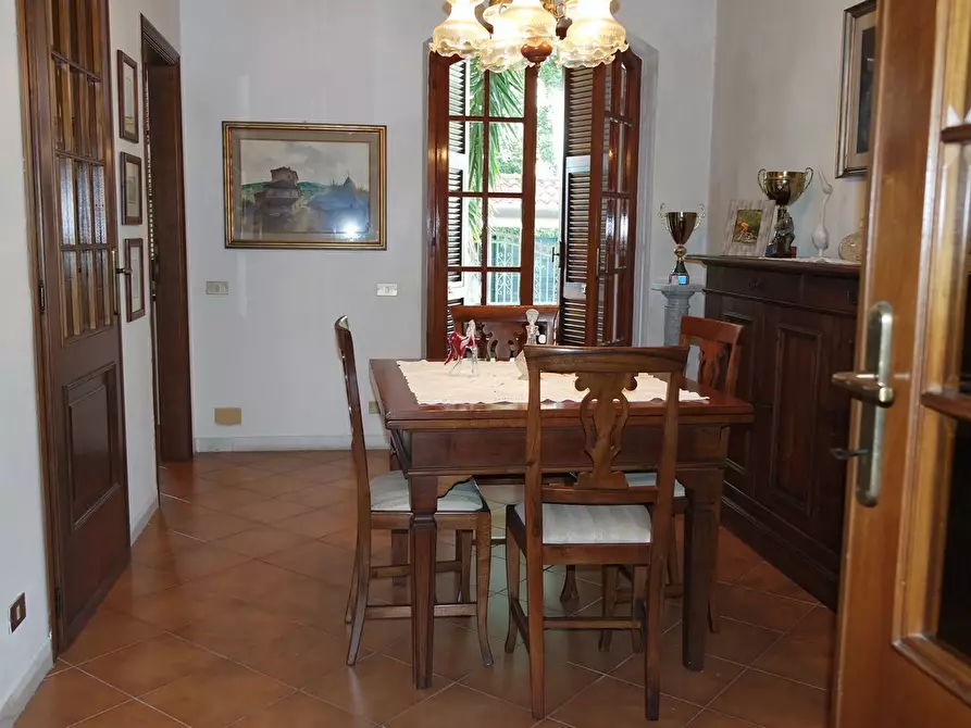 Immagine 12 di Casa indipendente in vendita  a Carrara