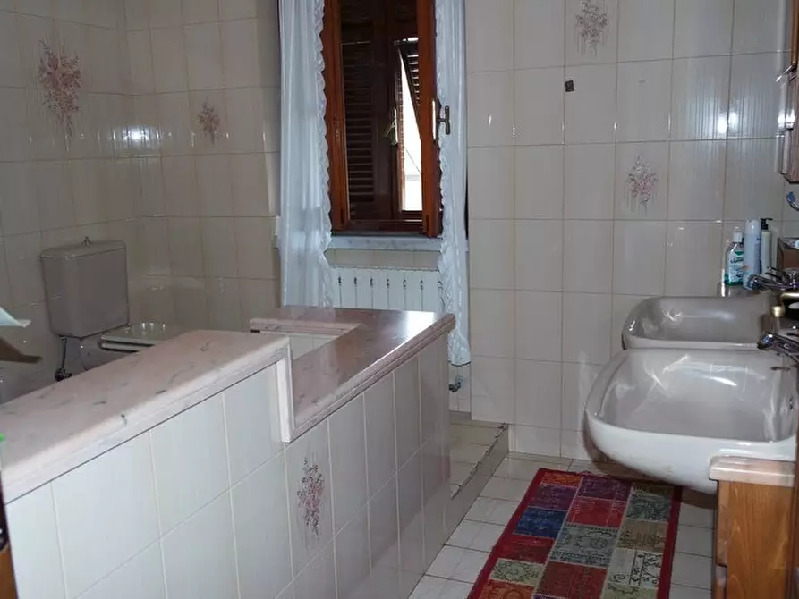 Immagine 22 di Casa indipendente in vendita  a Carrara