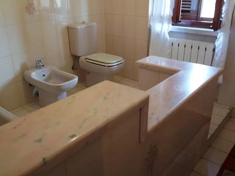 Immagine 25 di Casa indipendente in vendita  a Carrara