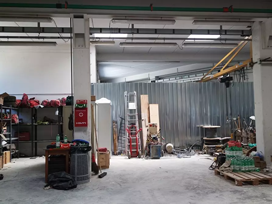Immagine 13 di Capannone industriale in vendita  a Carrara