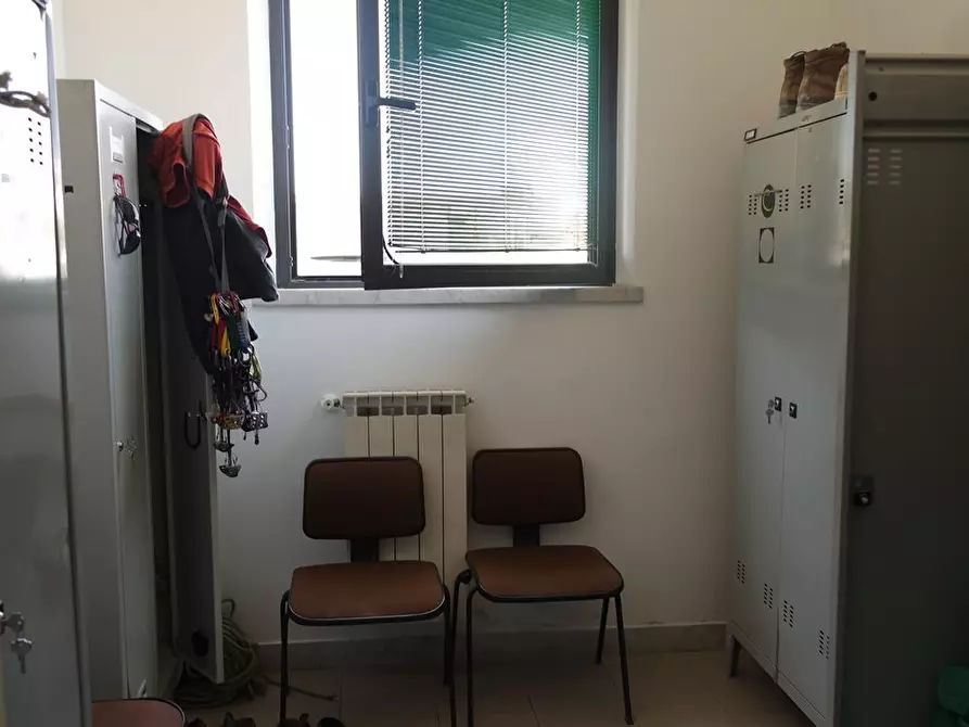 Immagine 9 di Capannone industriale in vendita  a Carrara