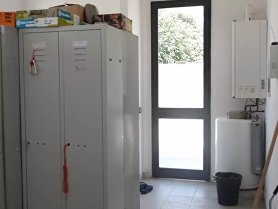 Immagine 10 di Capannone industriale in vendita  a Carrara