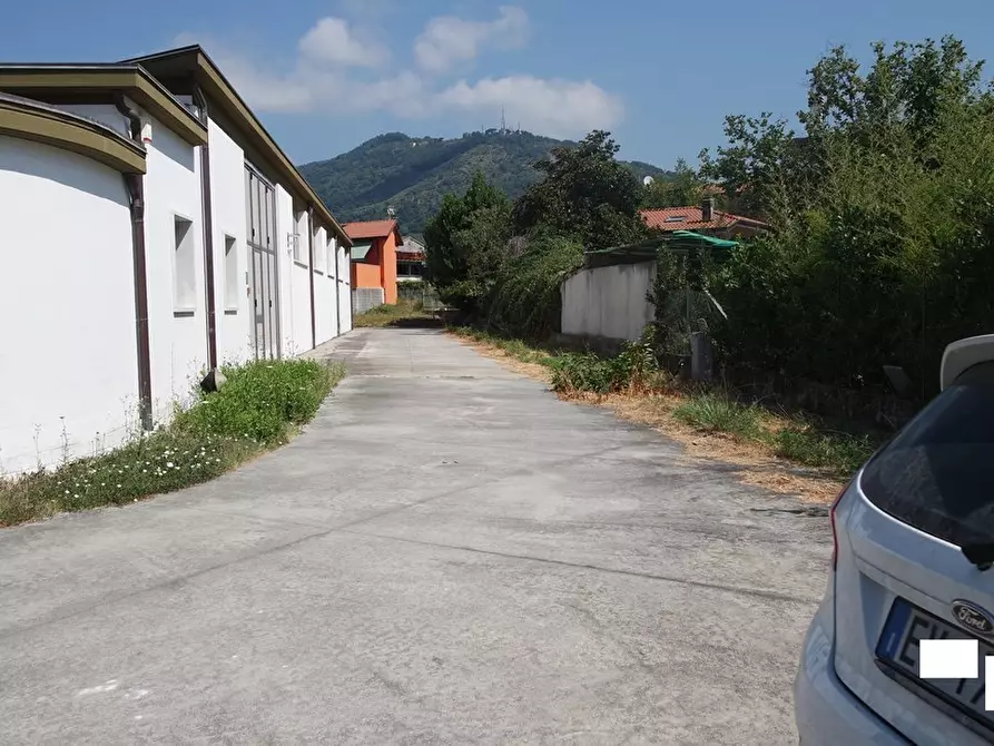 Immagine 2 di Capannone industriale in vendita  a Carrara