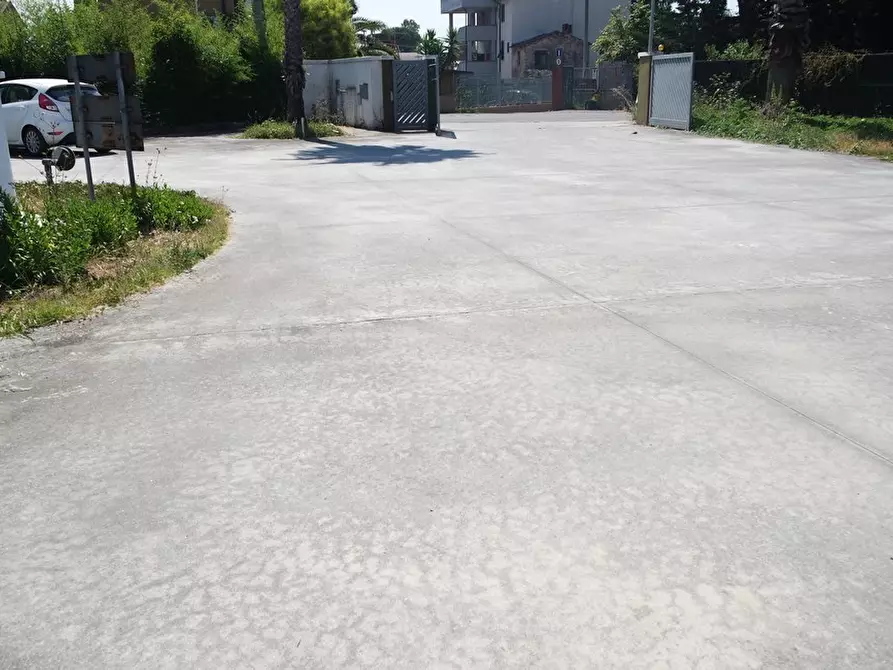 Immagine 4 di Capannone industriale in vendita  a Carrara