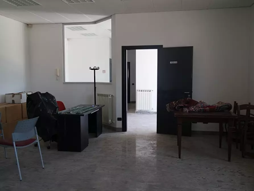 Immagine 5 di Capannone industriale in vendita  a Carrara